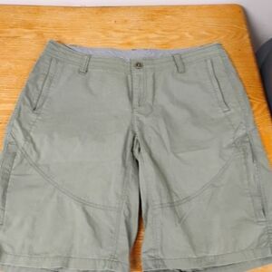 Kuhl Renegades Ladies Green Cargo Shorts Size 12 NWOT Outdoor Hiking Camping